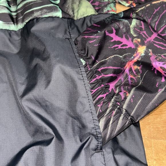 Nike Kids' Black and Green Floral Windbreaker Jacket Size XSmall - Picture 8 of 9